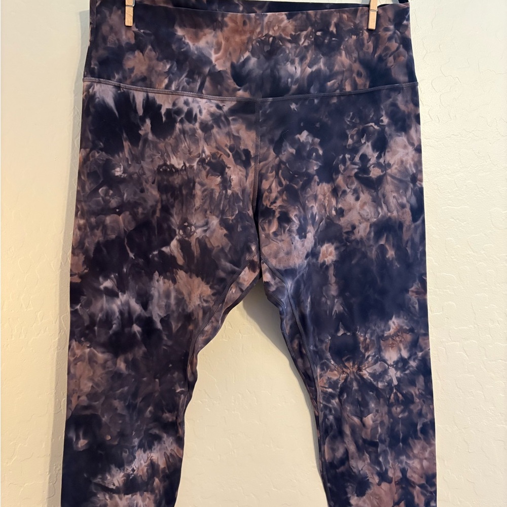 lululemon athletica Align crop Tie-Dye Leggings in black and pink